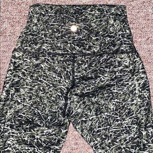 Lululemon cropped leggings